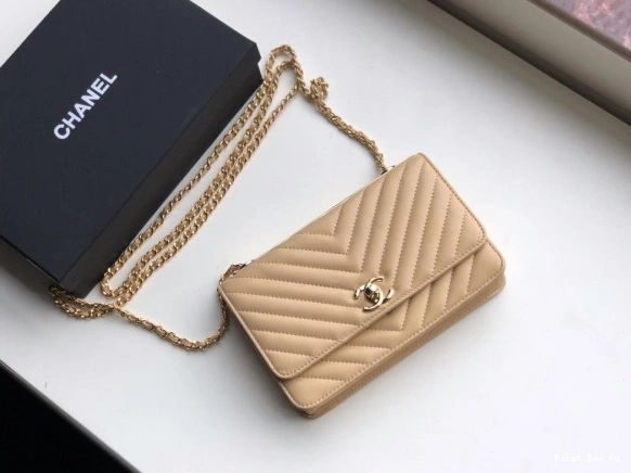 First Bag Ru CHAIN WALLET CHANEL 0820